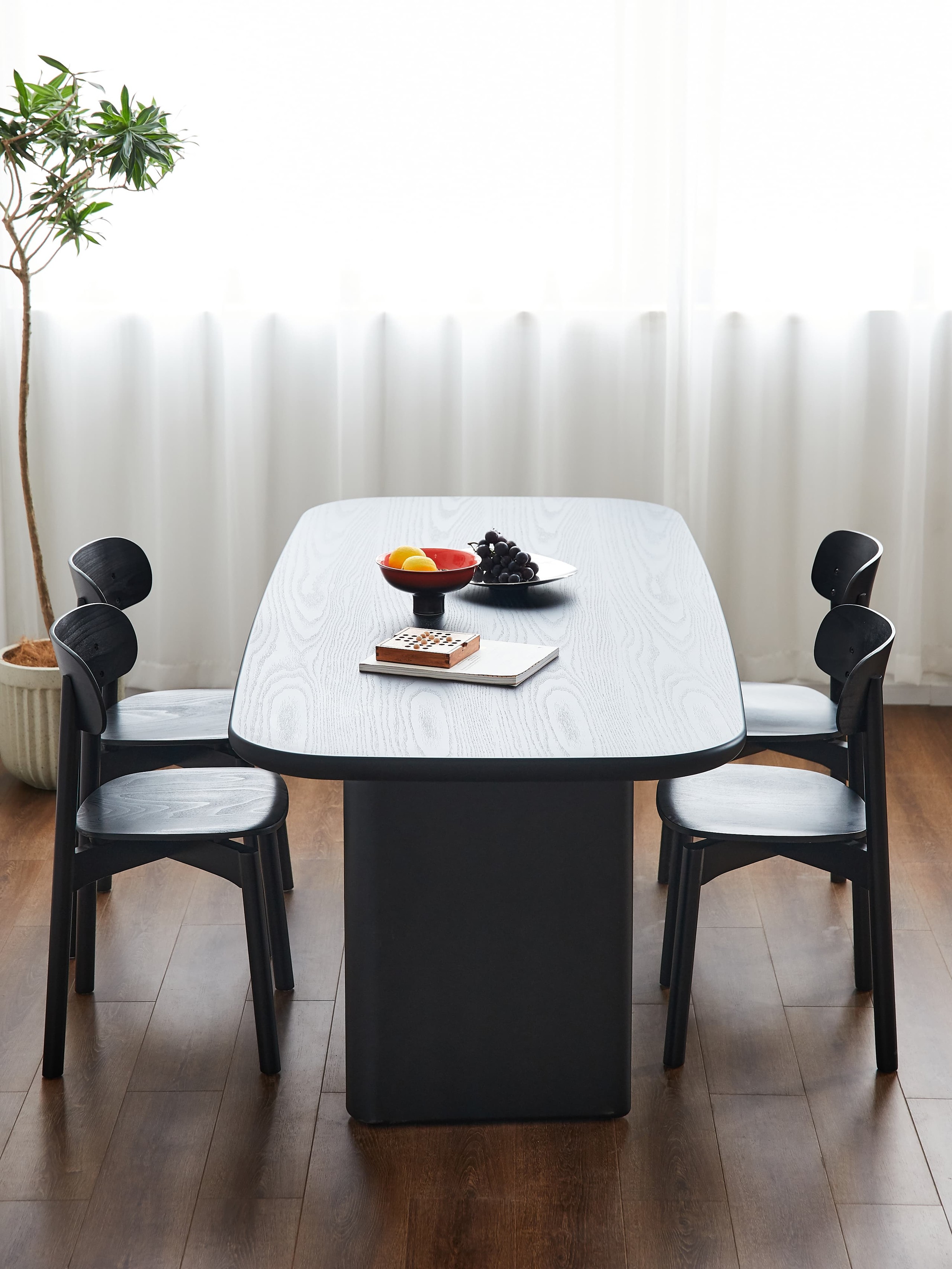 Pebble Table