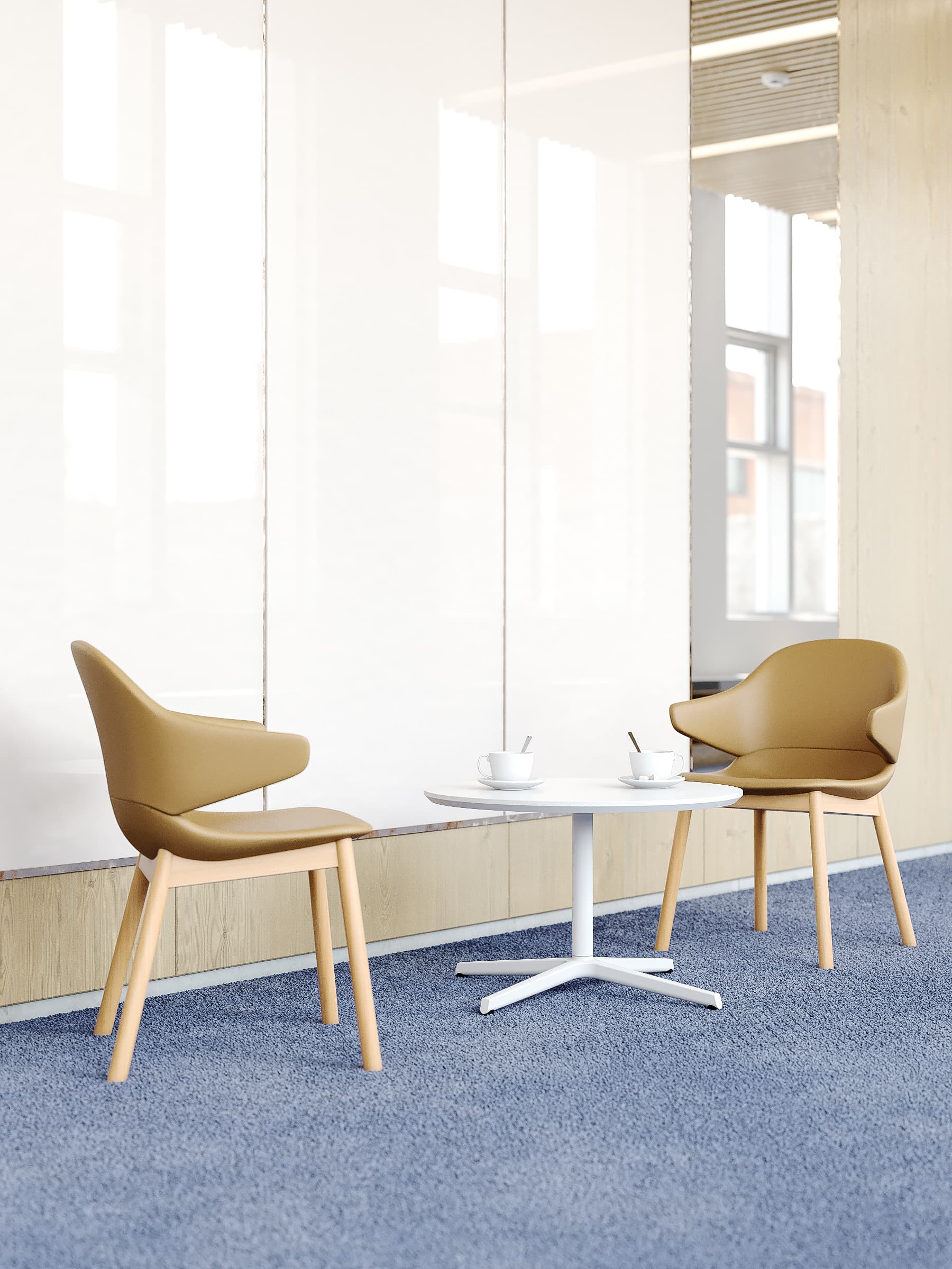 Hug Chair / Wooden base with arm